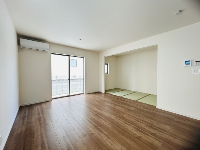 LG八重瀬町具志頭〈8号棟〉の居間・リビング