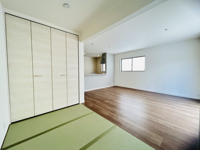 LG八重瀬町具志頭〈8号棟〉の和室