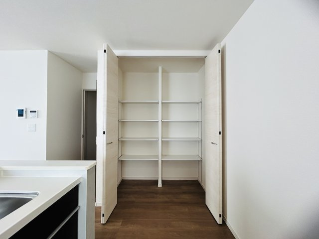 LG八重瀬町具志頭〈8号棟〉の収納