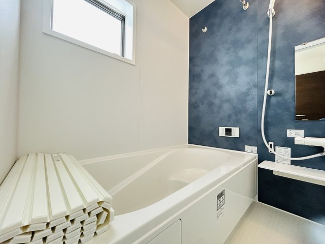 LG八重瀬町具志頭〈8号棟〉の浴室