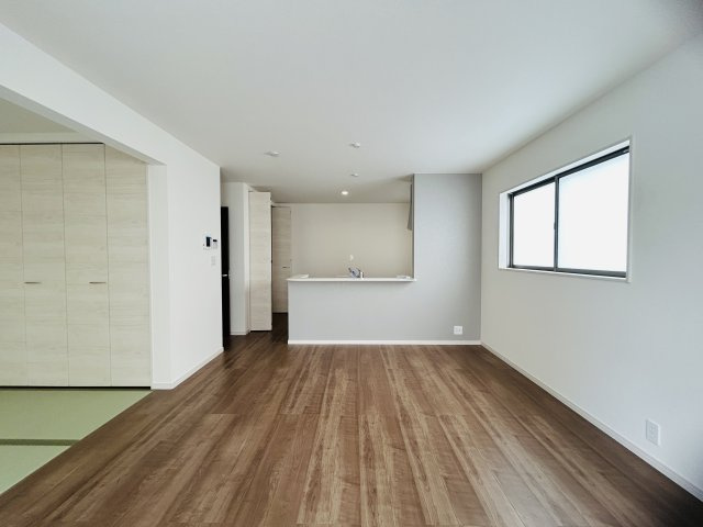 LG八重瀬町具志頭〈8号棟〉の居間・リビング