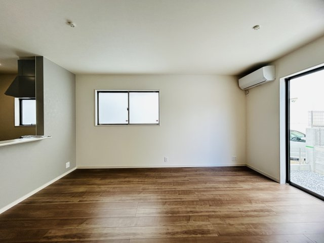 LG八重瀬町具志頭〈8号棟〉の居間・リビング