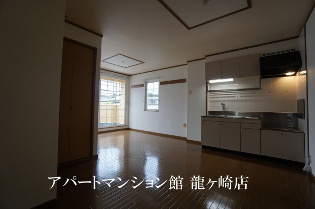 ベルデュール白羽Cの居間・リビング