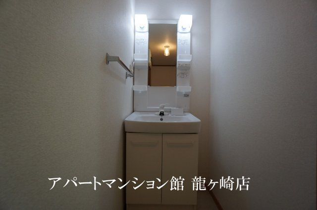 ベルデュール白羽Cの独立洗面台