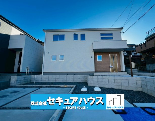 【今から見学可能です！！】豊明市栄町大根　全2棟の外観|■現地外観写真
駐車並列2台可能！オプション工事でカーポート設置などいかがでしょうか。その他にも、フェンスなどの「オプション工事」もご提案いたします♪