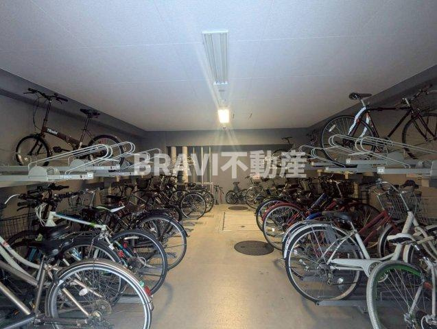 ファーストステージ江戸堀パークサイドの駐車場