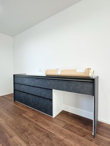 廿日市市阿品4丁目 No.5の収納|カップボード☆
大型のカップボードは収納力もあり便利です。また、備え付けの為、耐震性が高く地震の際にも倒れてくる心配はありません♪