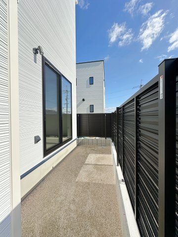 廿日市市阿品4丁目 No.5の庭|お庭スペース☆
目隠しもあり近隣の目を気にせずお庭遊びができます♪