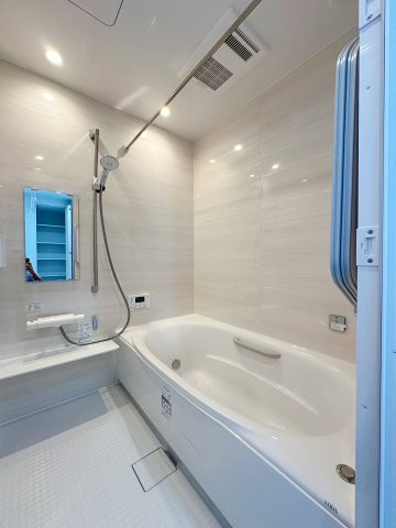 廿日市市阿品4丁目 No.5の浴室|浴室乾燥機気の付き1坪タイプの浴室☆
さらにBluetoothスピーカー内蔵で音楽や動画を楽しみながら入浴することができます♪