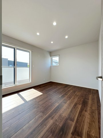 廿日市市阿品4丁目 No.5の寝室|7帖の広々とした主寝室☆
寝室用ベッドプレゼント可能です♪