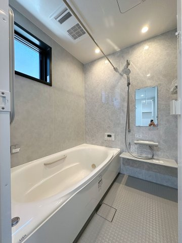 廿日市市阿品4丁目 No.2の浴室|浴室乾燥機気の付き1坪タイプの浴室☆
さらにBluetoothスピーカー内蔵で音楽や動画を楽しみながら入浴することができます♪