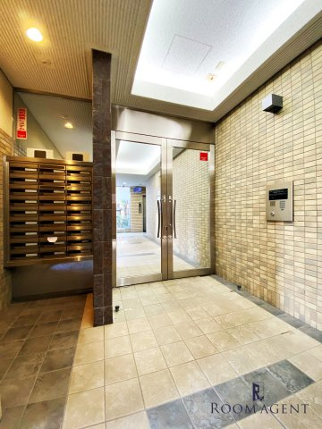 セントピア岡安のエントランス