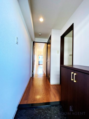 セントピア岡安の玄関