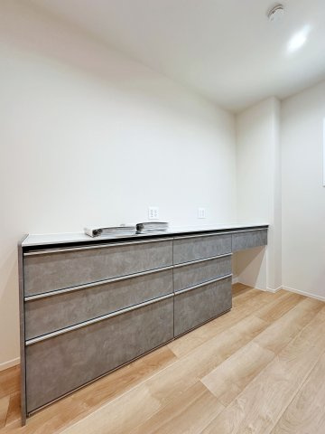 廿日市市阿品4丁目 No.4の収納|カップボード☆
大型のカップボードは収納力もあり便利です。また、備え付けの為、耐震性が高く地震の際にも倒れてくる心配はありません♪