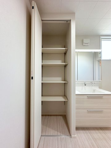 廿日市市阿品4丁目 No.4の収納|洗面所収納☆
タオルや着替えなどを収納するのに便利です♪