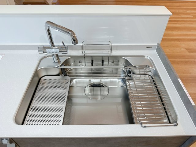 廿日市市阿品4丁目 No.4のキッチン|ステンレスシンク☆
水切りプレートなどのオプション品も備え付けです♪