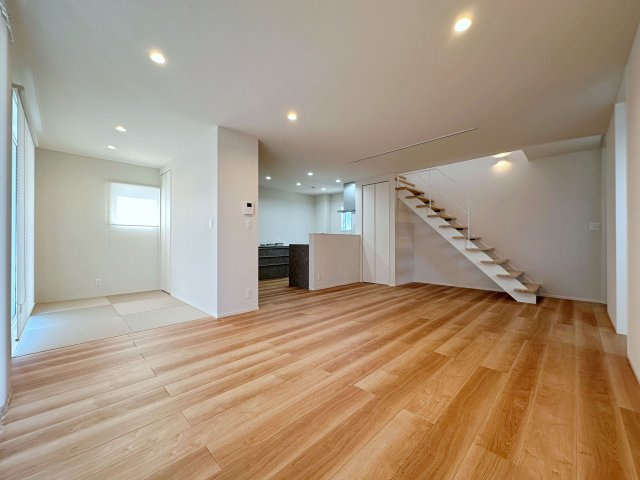 廿日市市阿品4丁目 No.4の居間・リビング|20.1帖の広々としたリビング☆
リビング・2階全室オーシャンビューです♪