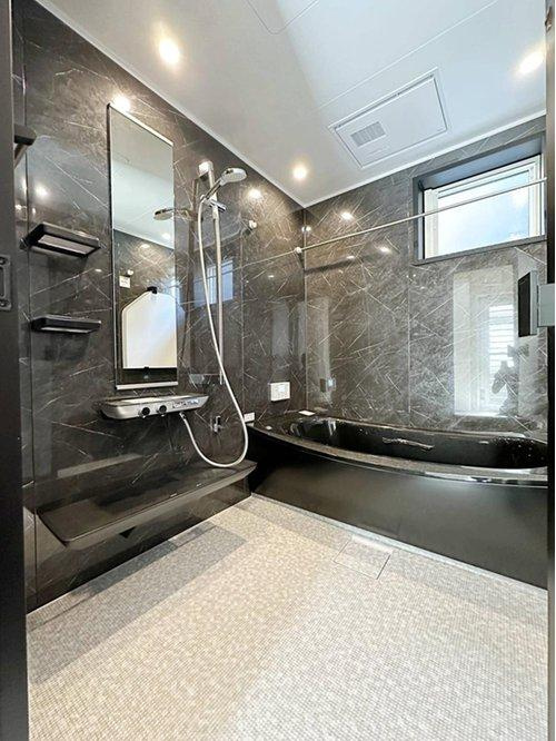 廿日市市阿品台2丁目 No.1の浴室|浴室乾燥機気の付き1.25坪タイプの浴室☆
ユニットバスは、気密性にも優れています。そのため、冬場でもお湯が冷めにくく、暖かい空間を維持することができます。