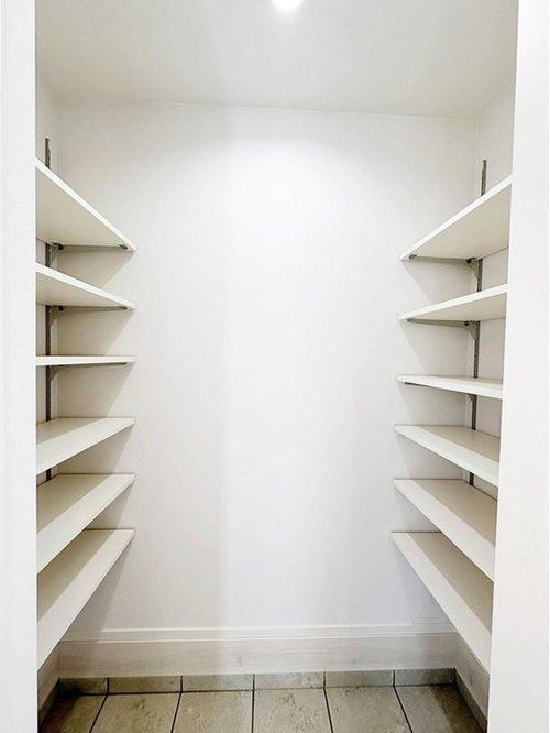 廿日市市阿品台2丁目 No.1の収納|シューズインクローク☆
大容量の収納スペースの為、外出時や玄関周りで使用するものを、まとめてスッキリと収納できるので、玄関スペースを広く使うことができます♪