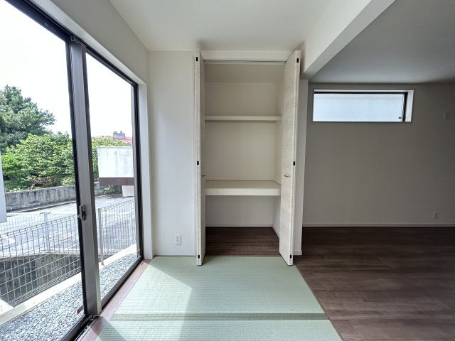 LG八重瀬町具志頭〈１０号棟〉の和室