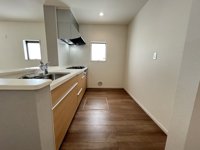 LG八重瀬町具志頭〈１０号棟〉のキッチン