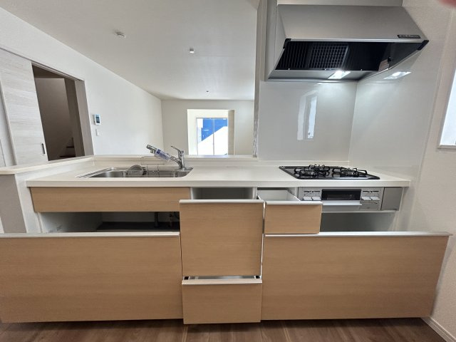 LG八重瀬町具志頭〈１０号棟〉のキッチン