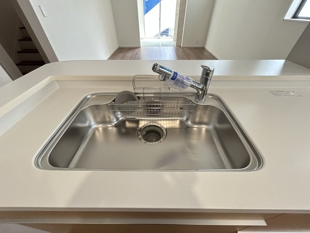 LG八重瀬町具志頭〈１０号棟〉のキッチン