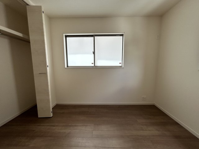 LG八重瀬町具志頭〈１０号棟〉の洋室