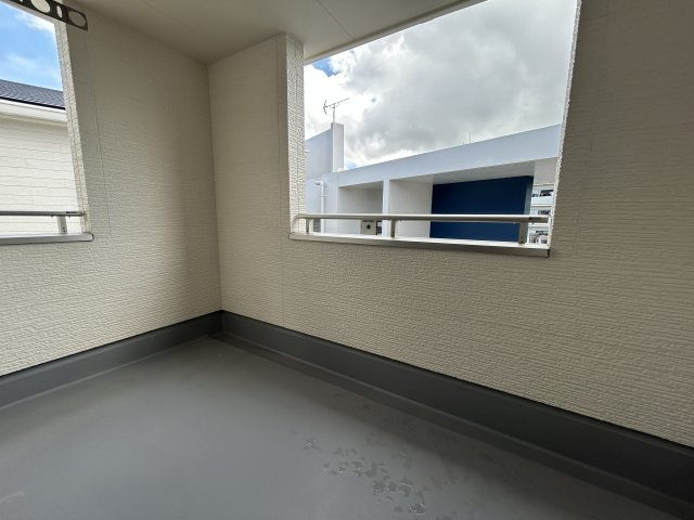 LG八重瀬町具志頭〈１０号棟〉のバルコニー