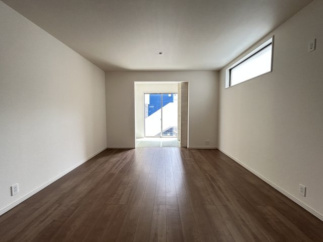 LG八重瀬町具志頭〈１０号棟〉の居間・リビング