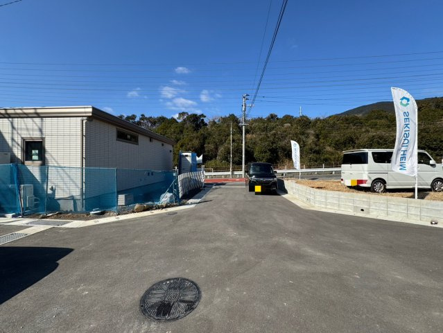 Adoble+アドブル＋小倉南区葛原東2丁目2期　【小倉南区　新築戸建て】の前面道路含む現地写真|現地撮影　2025,11,11　Adoble+アドブル＋小倉南区葛原東2丁目2期　【小倉南区　新築戸建て】