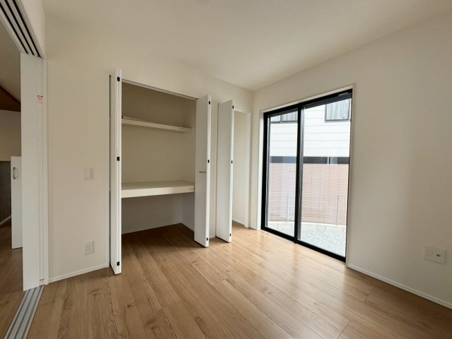 Adoble+アドブル＋小倉南区葛原東2丁目2期　【小倉南区　新築戸建て】の洋室|リビングとつなげて広々使用できる1階洋室♪　【小倉南区　新築戸建て】