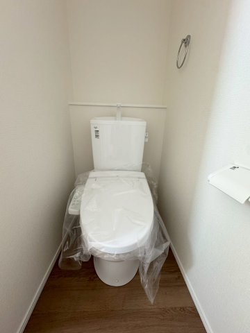 Adoble+アドブル＋小倉南区葛原東2丁目2期　【小倉南区　新築戸建て】のトイレ|2階にもトイレ完備で助かります♪　【小倉南区　新築戸建て】