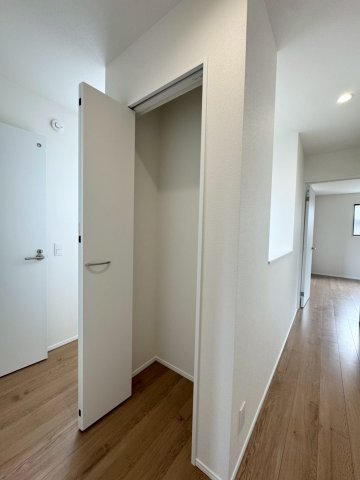 Adoble+アドブル＋小倉南区葛原東2丁目2期　【小倉南区　新築戸建て】の収納|2階通路にも便利な収納♪　【小倉南区　新築戸建て】