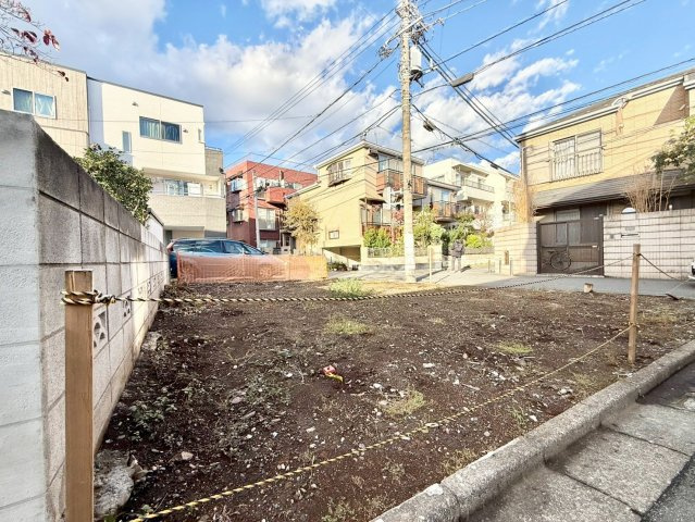 杉並区阿佐谷北3丁目　建築条件無し売地の外観|2025.11.10撮影

現地ご見学希望・資料請求などお気軽にお問い合わせ下さい！
03-5990-5201