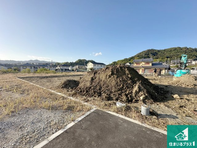 生駒郡斑鳩町龍田　第3期　新築一戸建ての前面道路含む現地写真|周辺は落ち着いた街並みの住宅地！子育てがしやすい住環境です！まだ未完成ですが、現地でしかわからない事もございます。是非一度ご覧ください。