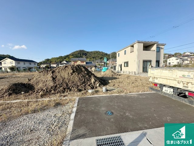 生駒郡斑鳩町龍田　第3期　新築一戸建ての前面道路含む現地写真|周辺は落ち着いた街並みの住宅地！子育てがしやすい住環境です！まだ未完成ですが、現地でしかわからない事もございます。是非一度ご覧ください。