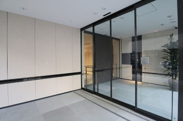 ブランズ大手町のエントランス