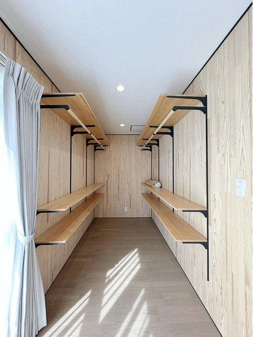 東区馬木6丁目 No.1の収納|(No.1)主寝室のウォークインクローゼット☆
全邸に大きなウォークインクローゼットがついています♪