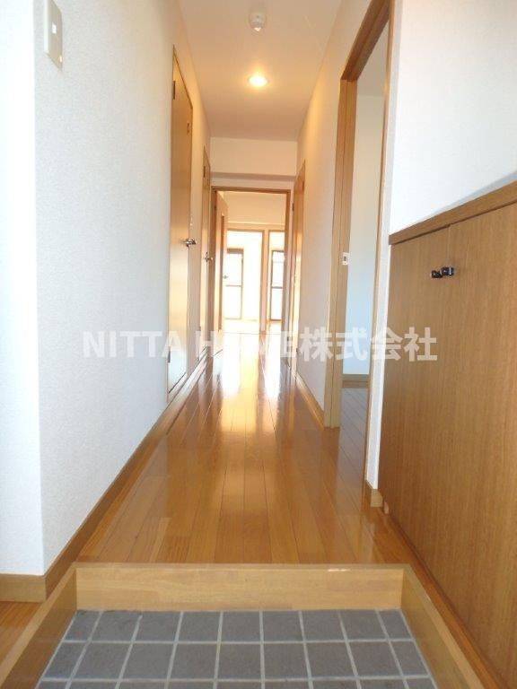 ユーミー和田山の玄関|シューズボックス付きの玄関です！！