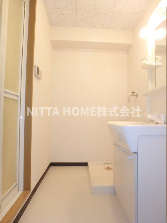 ユーミー和田山の洗面所|室内洗濯機置き場があります＊