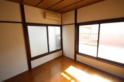 【洋室】 | 中央3丁目貸家