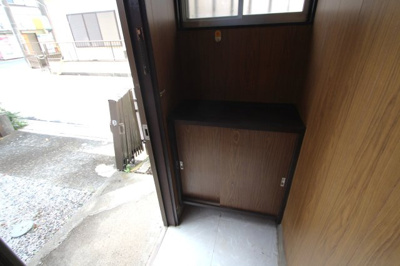 【玄関】 | 中央3丁目貸家