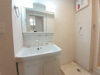 【洗面所】 | マサキヤＢ | 明るい洗面所です