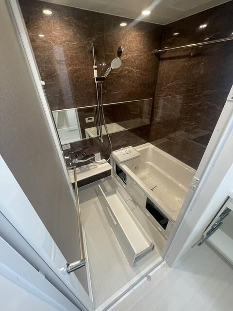 ＴＨＥ　ＢＥＬＵＧＡ　世田谷　ＲＥＳＩＤＥＮＣＥの浴室