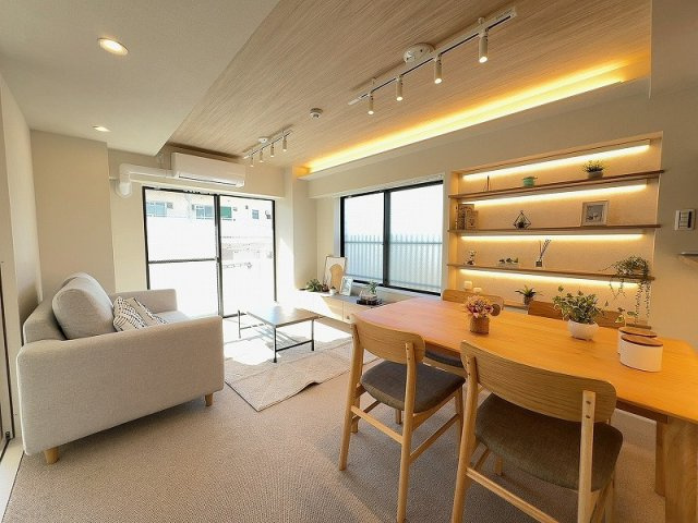 ライツ富士見台の居間・リビング|南向きのリビングダイニングには暖かい日差しが降りそそぎます