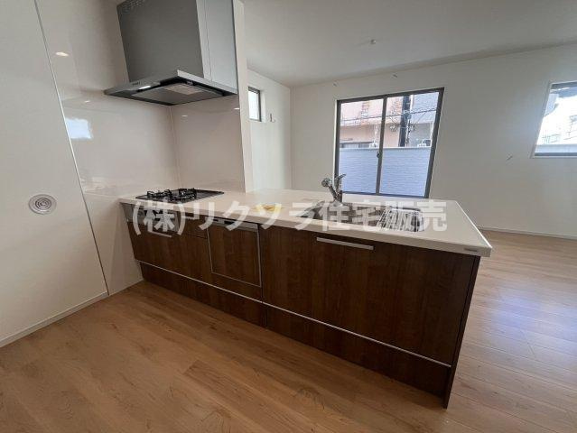 池田西町　新築一戸建てのキッチン|カウンターキッチン
■物件内覧・資金計画相談・住宅ローン相談、リフォーム相談、お問合せ受付中■
※当日・翌日のご内覧、ご相談はお電話でのお問合せがスムーズです！