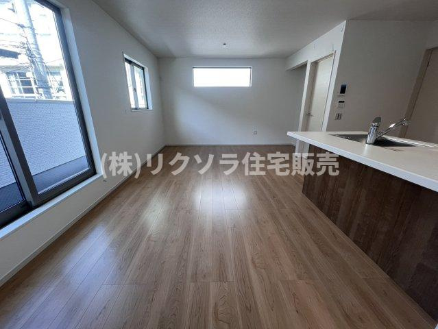 池田西町　新築一戸建ての居間・リビング|LDK16.0帖
■物件内覧・資金計画相談・住宅ローン相談、リフォーム相談、お問合せ受付中■
※当日・翌日のご内覧、ご相談はお電話でのお問合せがスムーズです！