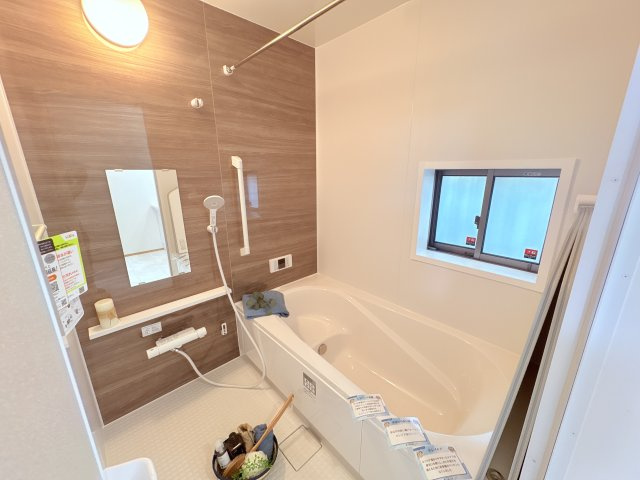 ハートフルタウン那覇市小禄772番の浴室|※別物件の参考写真となります。