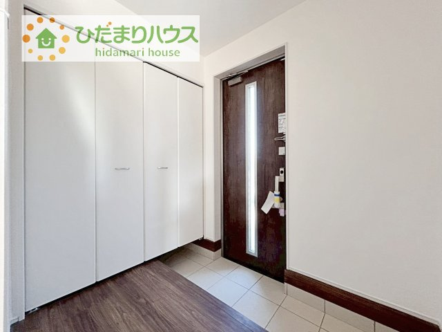 【玄関】 | 第1常総市向石下　新築戸建　4号棟 | 丁度良い靴箱のサイズ♪これだけあれば家族全員の靴がしまえてスッキリ(^O^)